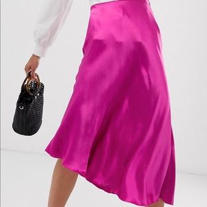 Assymetrical fuschia slip skirt